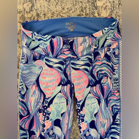 Lilly Pulitzer Women’s Medium Luxletic Tamara legging in Twilight Blue Scale Up - Picture 7 of 16